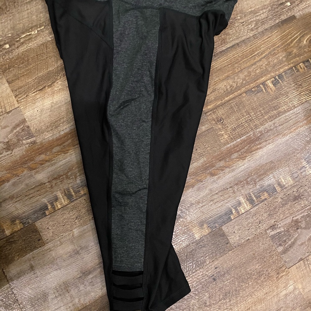 Athletic capris